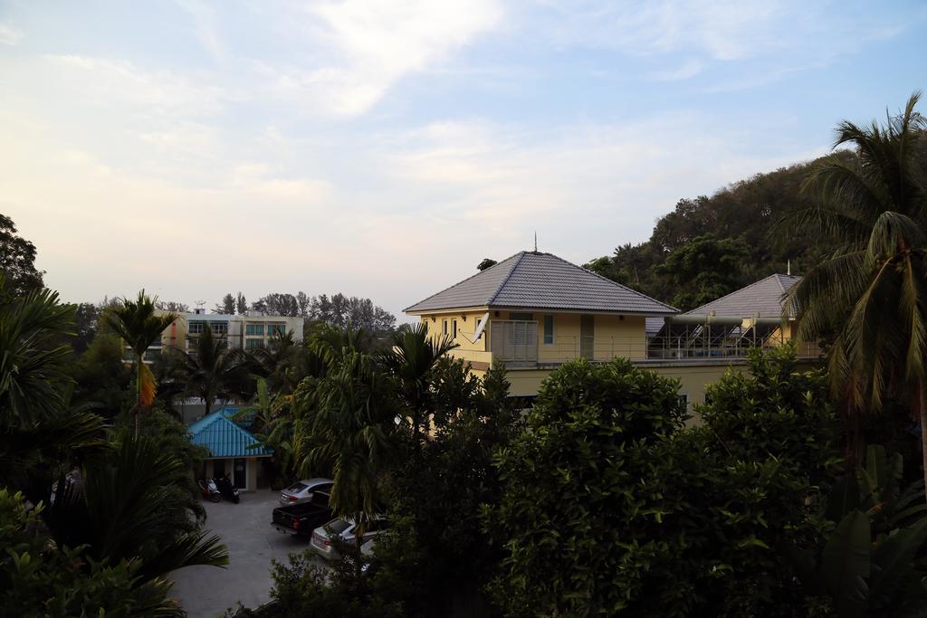Naka Resort Kamala Beach Exterior photo