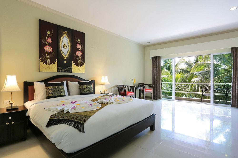 Naka Resort Kamala Beach Exterior photo