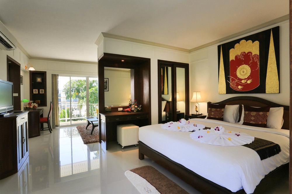 Naka Resort Kamala Beach Exterior photo