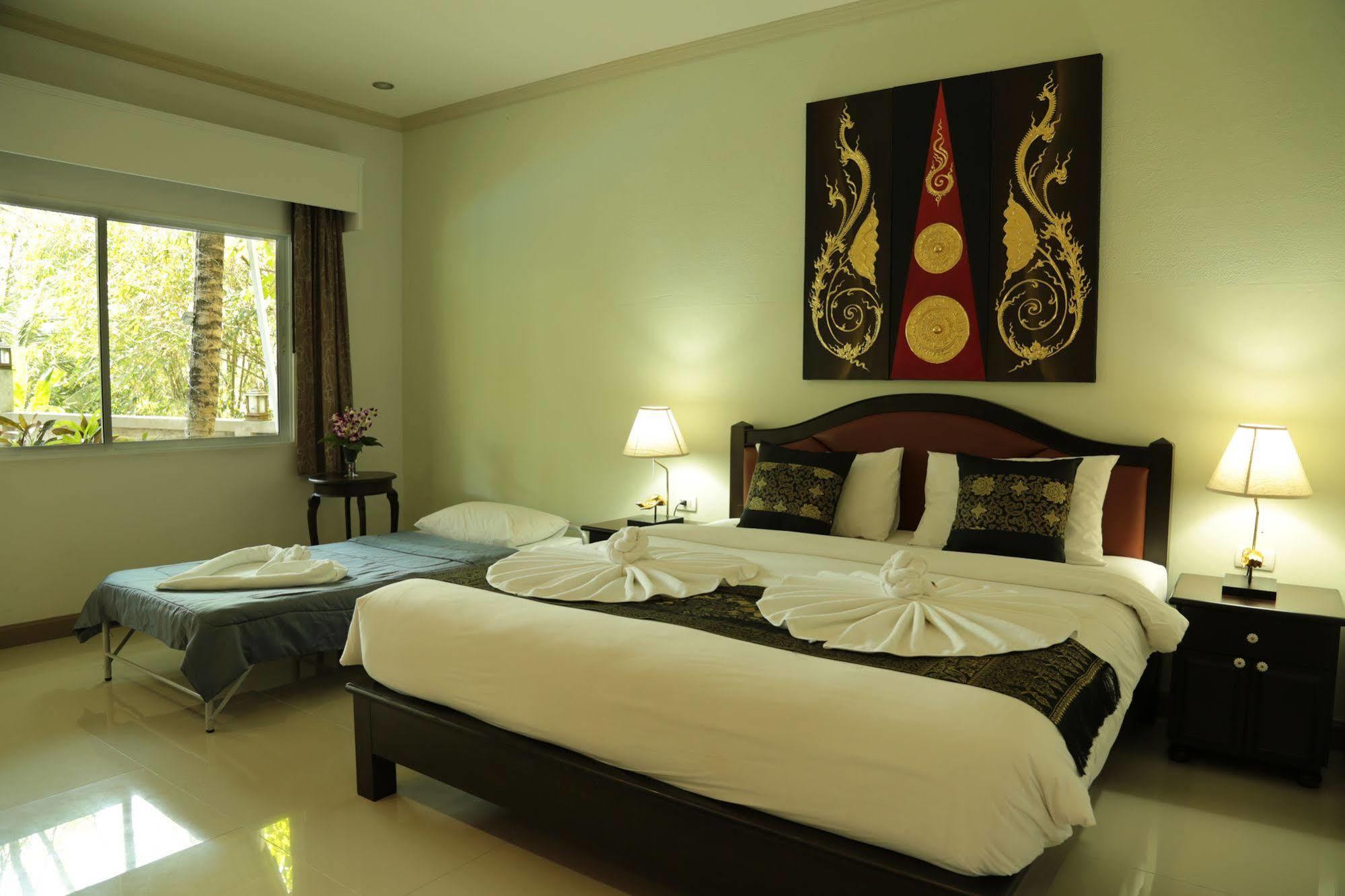 Naka Resort Kamala Beach Exterior photo
