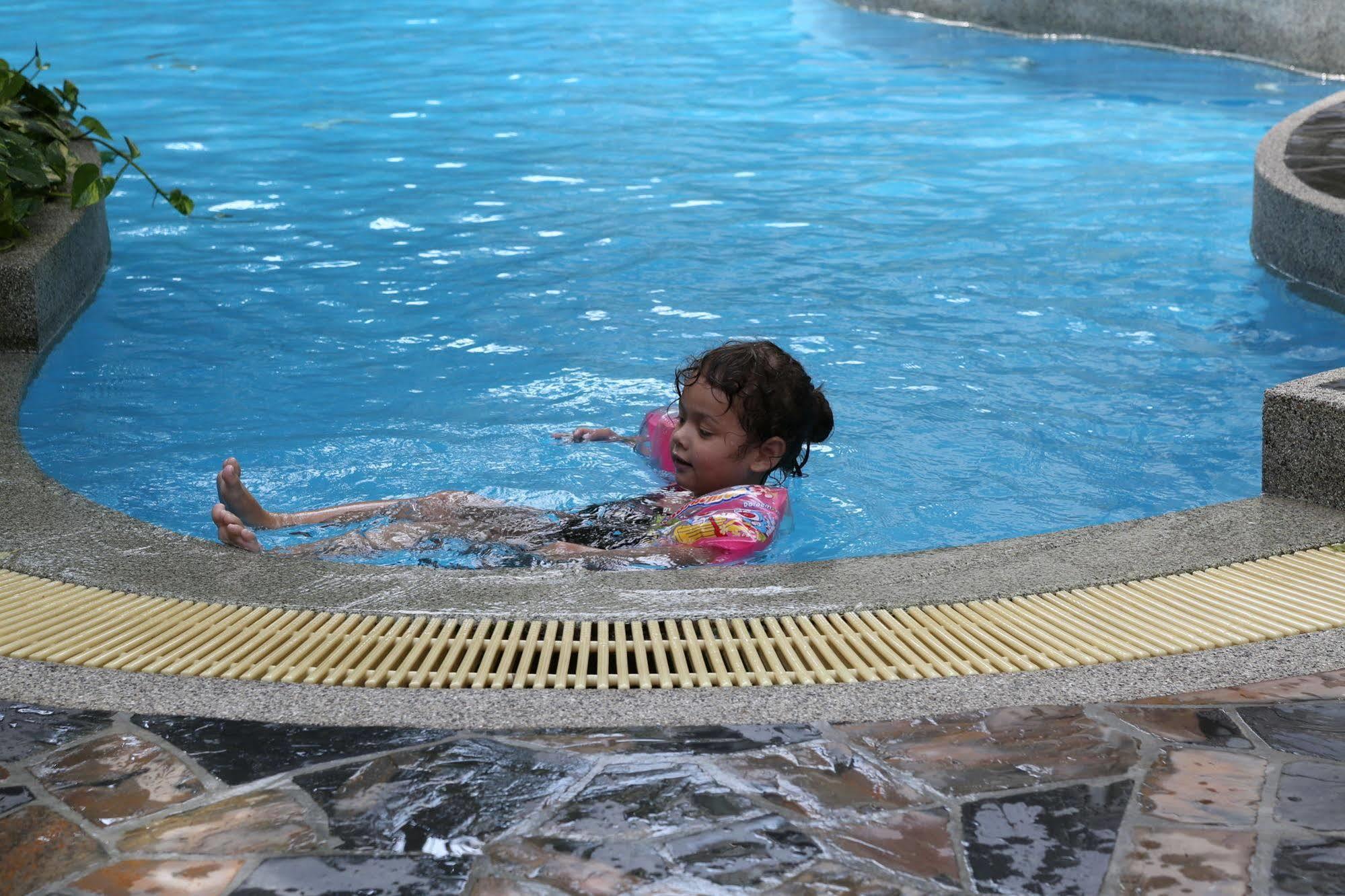 Naka Resort Kamala Beach Exterior photo